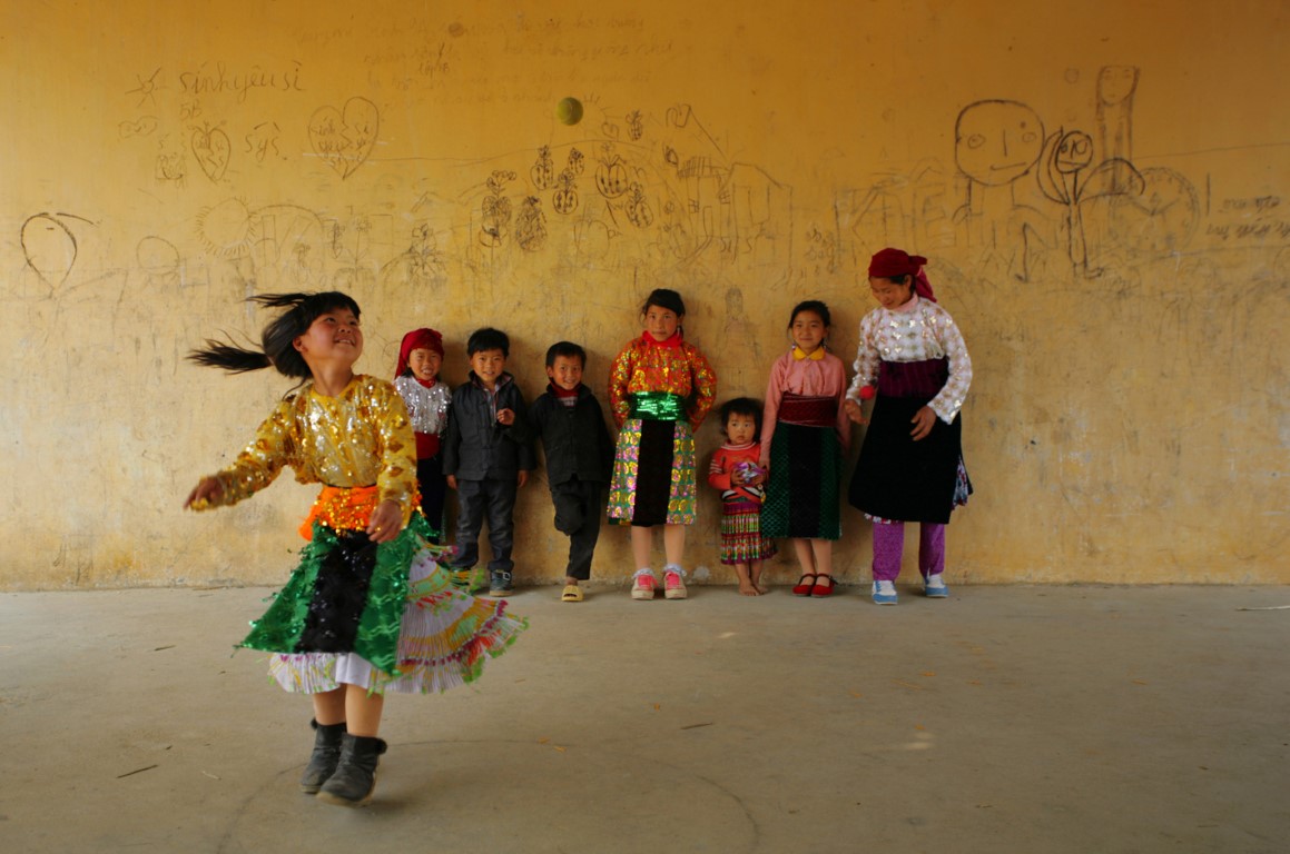 Vui chơi bên bức tường tuổi thơ, Giải Nhì, Nguyễn Hữu Thông (Bắc Giang)